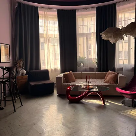 דירה Artistic Loft-style With Mezzanine ורשה