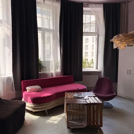 Apartment Artistic Loft-style With Mezzanine